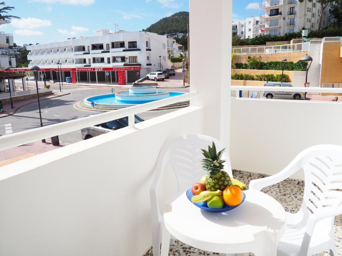 Apartamentos Cala Llonga Exterior photo