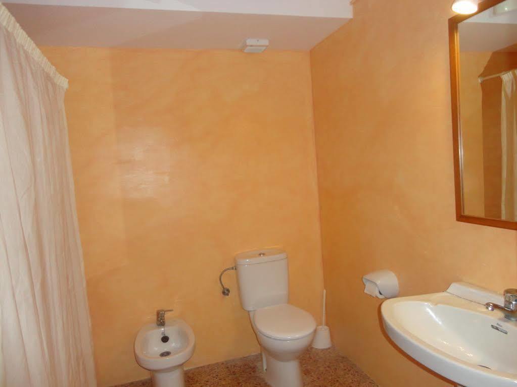 Apartamentos Cala Llonga Exterior photo